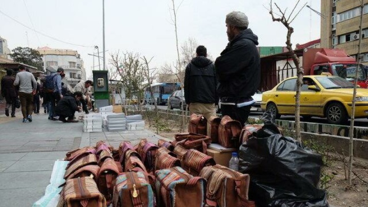 فعالیت ۳۵ هزار دستفروش در پایتخت/ ساماندهی ۲۰ هزار تن تاکنون