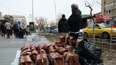 فعالیت ۳۵ هزار دستفروش در پایتخت/ ساماندهی ۲۰ هزار تن تاکنون