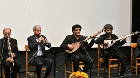 موسیقی نواحی در روستاها و میان مردم احیا و حفظ شود