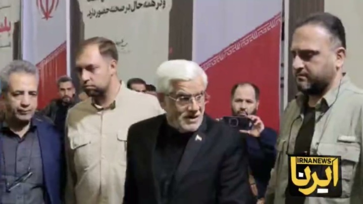 فیلم/ حضور عارف معاون اول رییس جمهور در مراسم چهلم جانباختگان حوادث اخیر در مصلای امام خمینی(ره)
