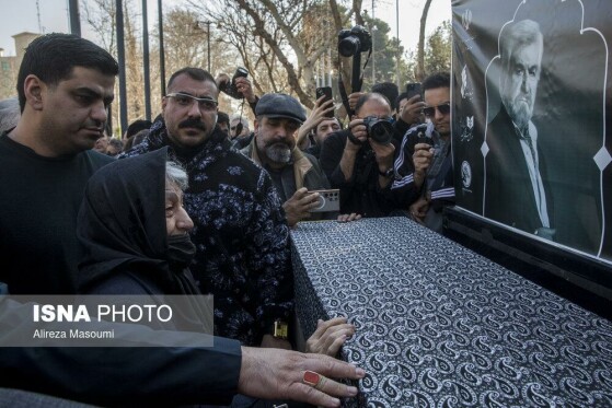 مراسم تشییع پیکر «عنایت بخشی