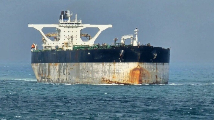 کشتی‌های نفتی و تجاری روسیه توقیف شود؛ پاسخ قاطع می‌دهیم