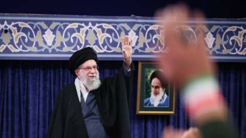 گزارش تصویری/ تصاویری از دیدار رهبر انقلاب با مردم استان آذربایجان شرقی