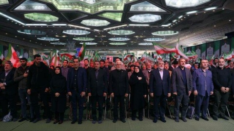 حضور عارف در مراسم چهلم شهدا و جان‌باختگان حوادث دی‌ماه