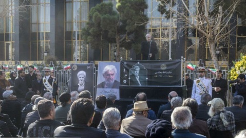 فیلم/تشییع پیکر «عنایت بخشی» در تالار وحدت