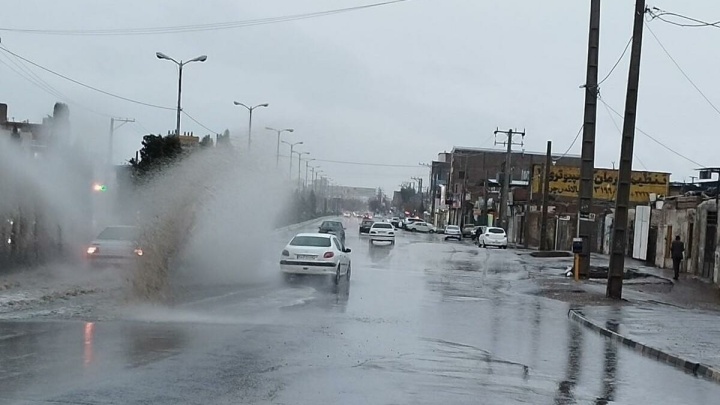 رگبار و رعد و برق در شمال و جنوب کشور/ آلودگی هوای شهرهای صنعتی