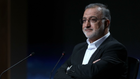 تحویل ۱۵۰ خودروی برقی به پلیس و پارکینگ‌های ۷ طبقه زیر زمینی