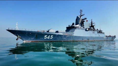 ناو بالگردبر استویسکی روسیه در منطقه یکم‌ امامت نداجا پهلو گرفت