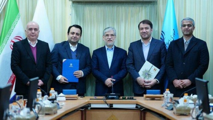 تفاهم‌نامه توسعه همکاری وزارت علوم، تحقیقات و فناوری و بانک صادرات ایران امضاء شد