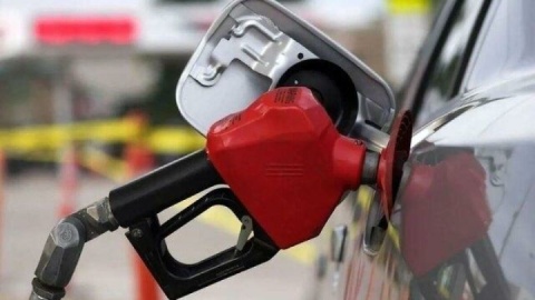 ۶۰ لیتر سهمیه بنزین امشب شارژ می‌شود