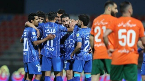 مس رفسنجان ۰ - ۱ استقلال/ صدرنشینی آبی‌پوشان پس از اخراج ساپینتو