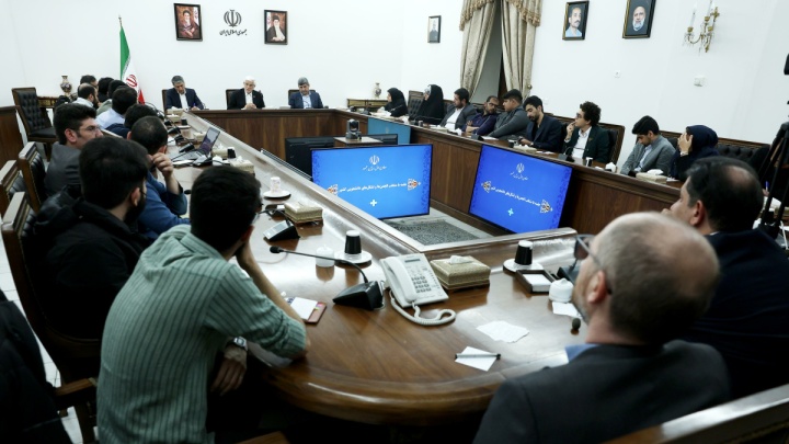 برای من ارزش پرخاش یک دانشجو بیشتر از تکریم افراد است