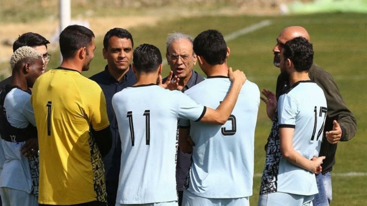 معارفه سهراب بختیاری‌زاده در تمرین استقلال با حضور ترابیان