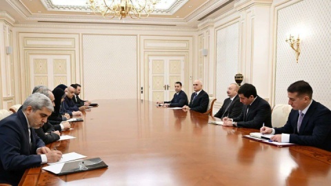 بررسی زیرساختهای جدید ریلی و میادین مشترک نفتی با آذربایجان