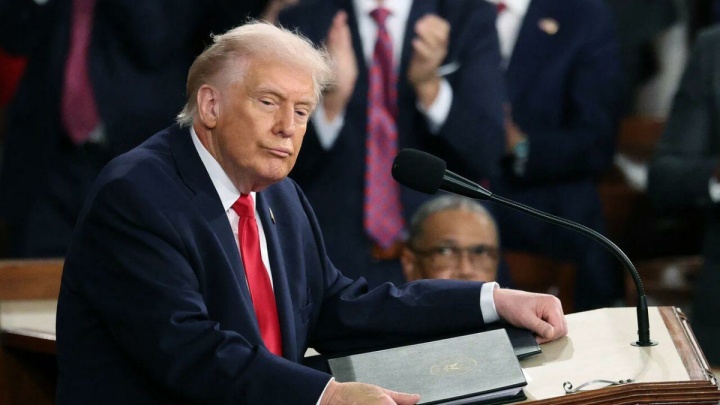 محبوبیت رو به افول؛ ترامپ از خودش هم عقب ماند