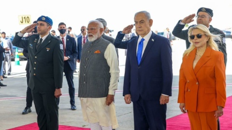 مودی وارد سرزمین‌های اشغالی شد