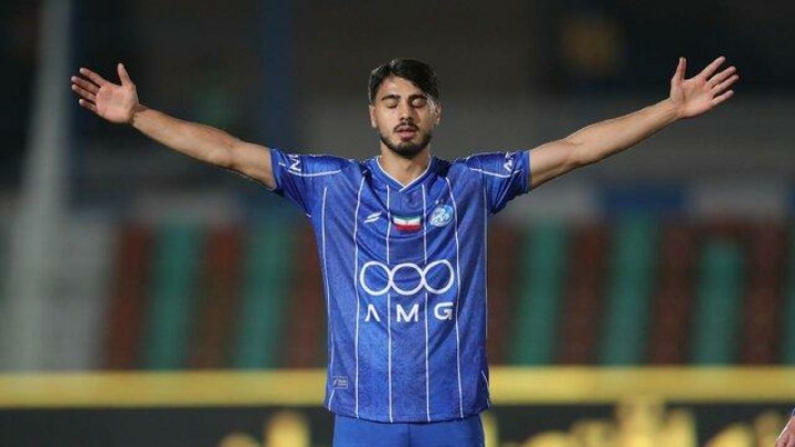 صدر جدول در انحصار آبی‌های پایتخت