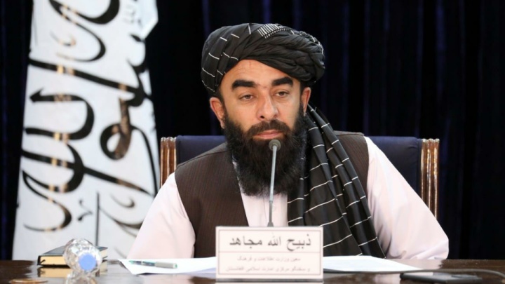 سخنگوی طالبان: اگر پاکستان جنگ را ادامه دهد، پاسخ قاطع می‌دهیم