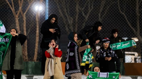 حضور قطعی بانوان در دیدار خیبر خرم‌آباد و چادرملو در ورزشگاه تختی