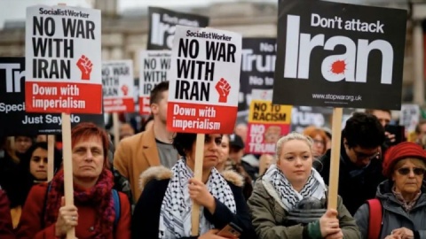 نهادهای ضد جنگ انگلیس، تجاوز اسرائیل و آمریکا به ایران را محکوم کردند