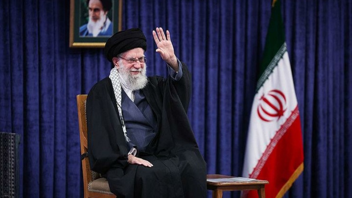 سیدحسن خمینی: خامنه‌ای عزیز بزرگ بود و بزرگ ماند