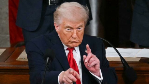 کاهش محبوبیت ترامپ به‌دلیل تداوم جنگ علیه ایران