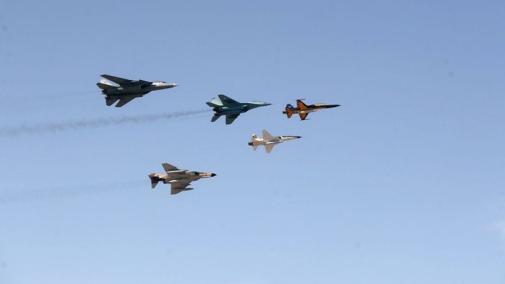 ارتش پایگاه‌های آمریکا در منطقه را بمباران کرد