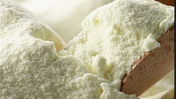 دپو 30 هزارتن شیرخشک در انبار‌ها