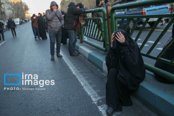 سوگواری در میدان انقلاب