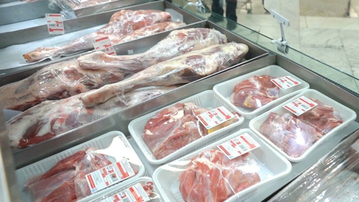 توزیع کالاهای اساسی در استان های مسافرپذیر/ذخایر گندم و آرد برای ۶ ماه تامین است