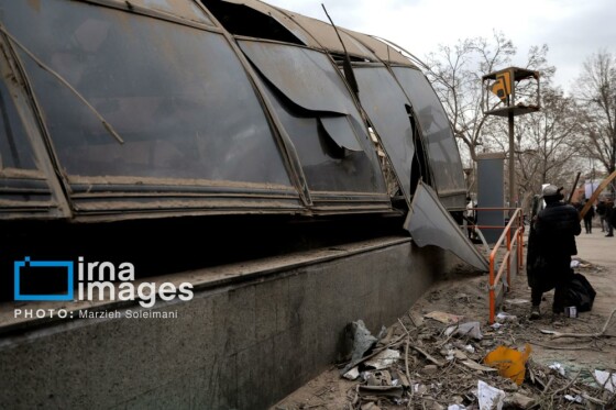 آثار حمله شب گذشته به منطقه ۱۵ خرداد