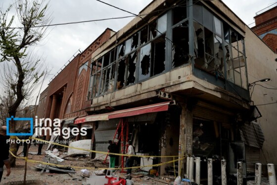 آثار حمله شب گذشته به منطقه ۱۵ خرداد