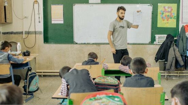 صدور احکام جدید ارتقاء رتبه بیش از ۱۸۵ هزار معلم؛ پرداخت با حقوق اسفند