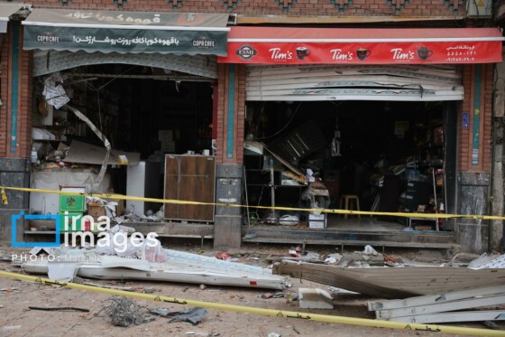 آثار حمله شب گذشته به منطقه ۱۵ خرداد