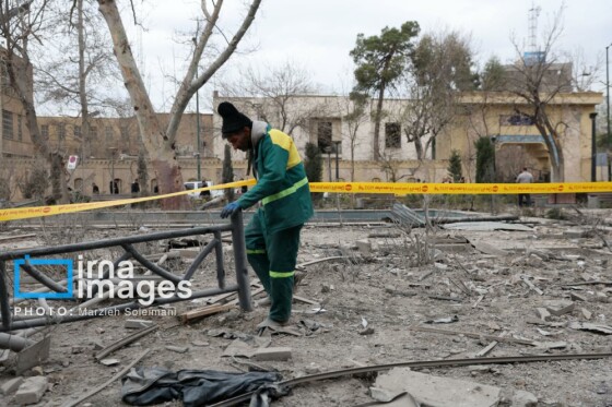 آثار حمله شب گذشته به منطقه ۱۵ خرداد