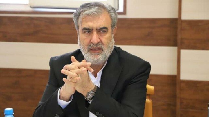 عزیزی: پایگاه‌های آمریکا در منطقه هدف مشروع ایران است