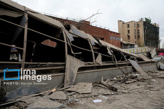 آثار حمله شب گذشته به منطقه ۱۵ خرداد