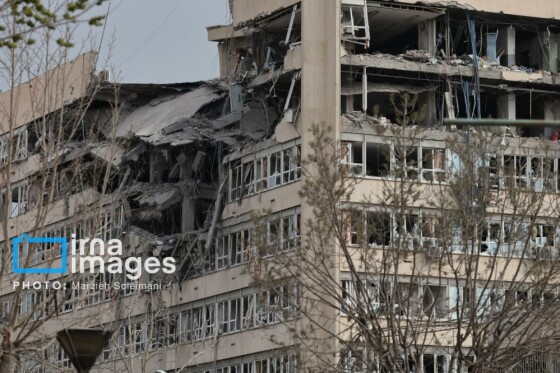 آثار حمله شب گذشته به منطقه ۱۵ خرداد