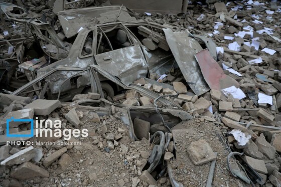 آثار حمله شب گذشته به منطقه ۱۵ خرداد