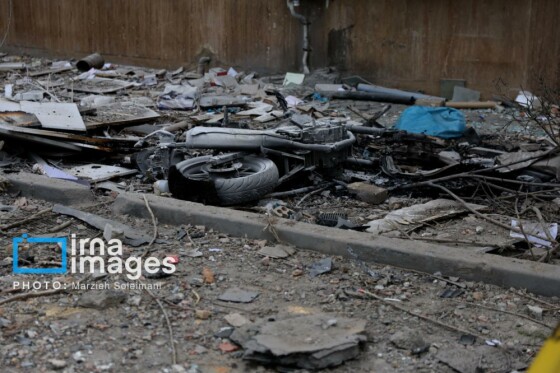 آثار حمله شب گذشته به منطقه ۱۵ خرداد