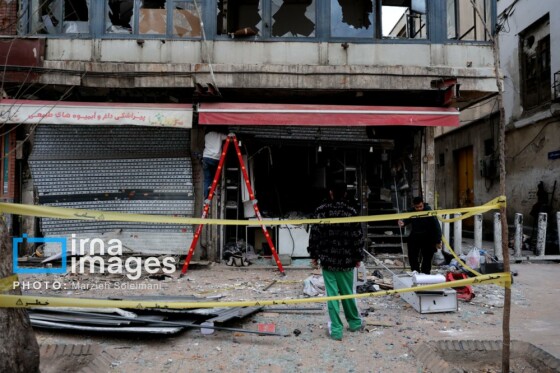 آثار حمله شب گذشته به منطقه ۱۵ خرداد