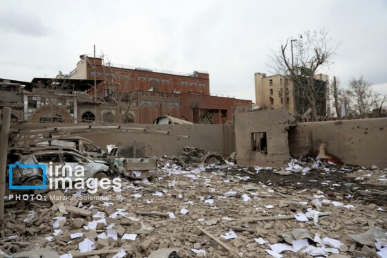 آثار حمله شب گذشته به منطقه ۱۵ خرداد