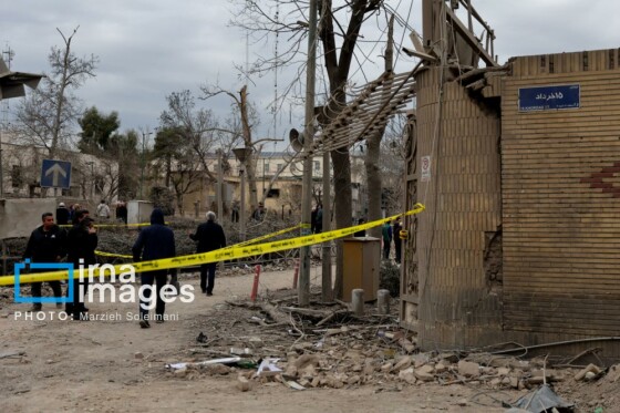 آثار حمله شب گذشته به منطقه ۱۵ خرداد
