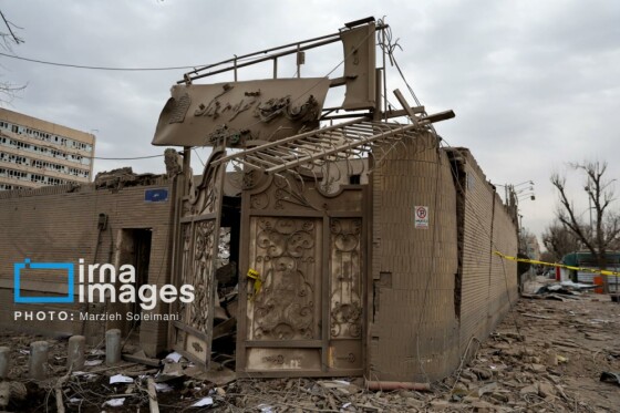 آثار حمله شب گذشته به منطقه ۱۵ خرداد