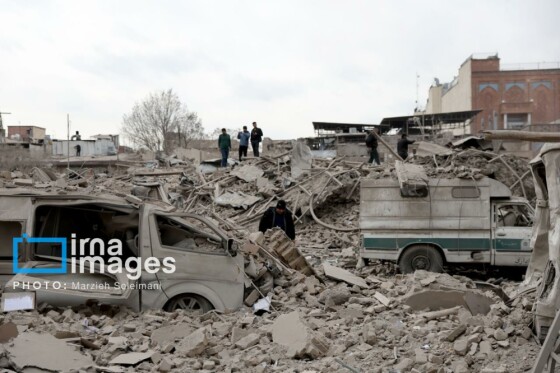 آثار حمله شب گذشته به منطقه ۱۵ خرداد