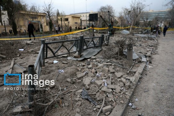 آثار حمله شب گذشته به منطقه ۱۵ خرداد
