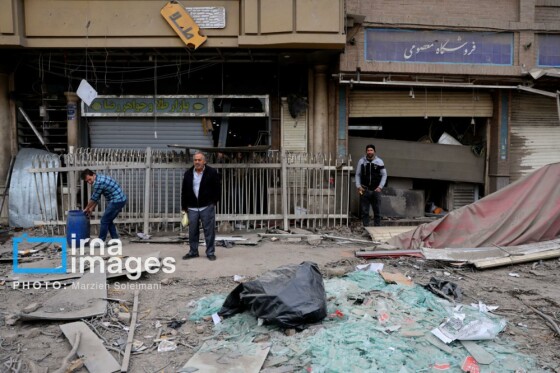 آثار حمله شب گذشته به منطقه ۱۵ خرداد