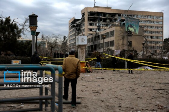 آثار حمله شب گذشته به منطقه ۱۵ خرداد