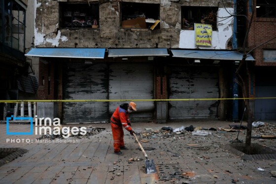 آثار حمله شب گذشته به منطقه ۱۵ خرداد