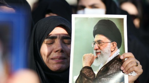 وداع با پیکر مطهر رهبر معظم انقلاب در مصلای امام خمینی(ره)